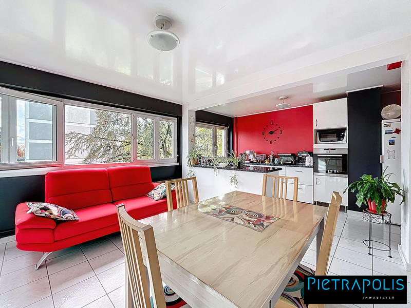 Appartement - 80 m² - 4 pièces