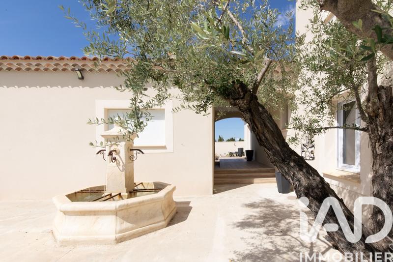 Maison - 275 m² - 11 pièces