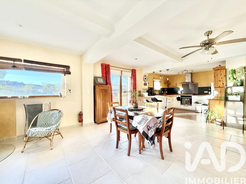 Maison - 140 m² - 6 pièces