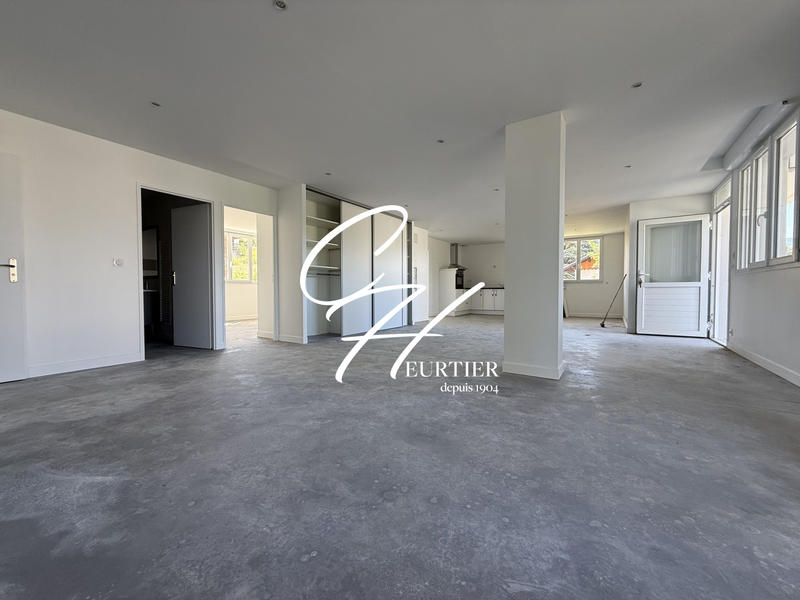 Appartement - 136 m² - 4 pièces