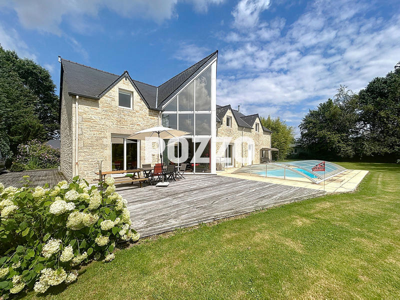 Maison - 285 m² - 7 pièces