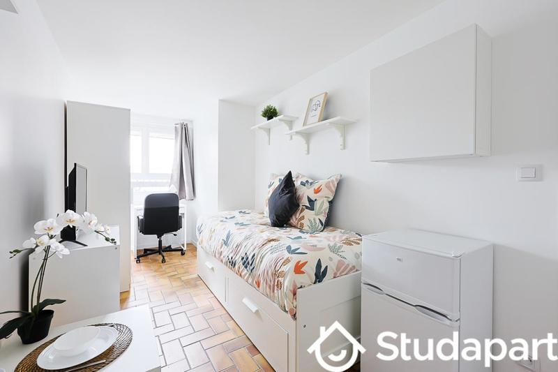 Chambre - 10 m² - 1 pièce