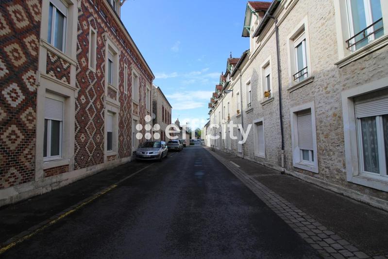 Immeuble - 225 m² - 6 pièces