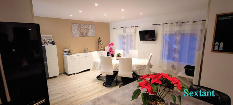 Maison - 236 m² - 10 pièces