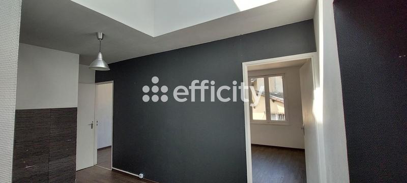 Maison - 176 m² - 8 pièces