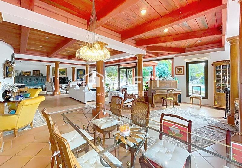 Maison - 289 m² - 7 pièces