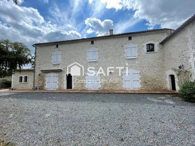 Maison - 225 m² - 9 pièces