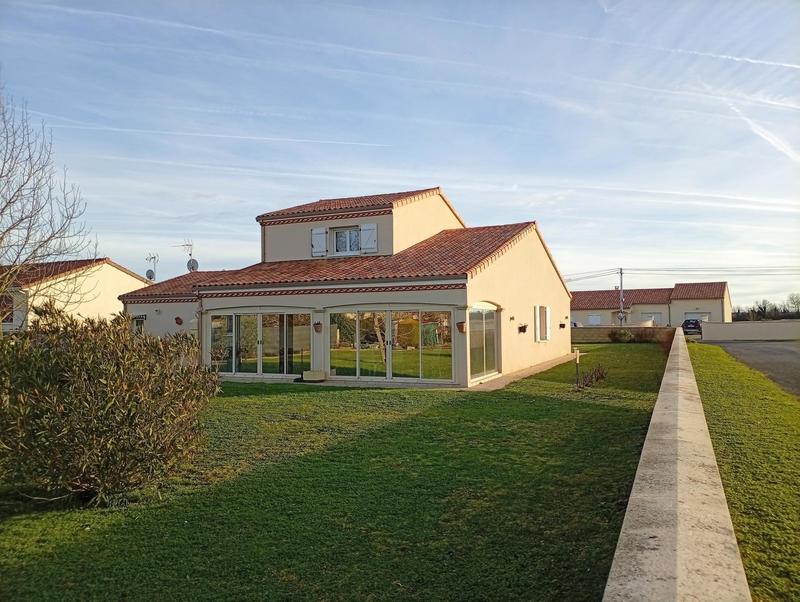 Maison - 141 m² - 6 pièces