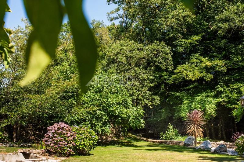 Maison - 266 m² - 9 pièces