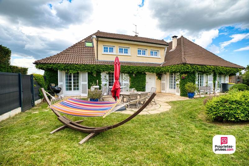 Maison - 231 m² - 8 pièces