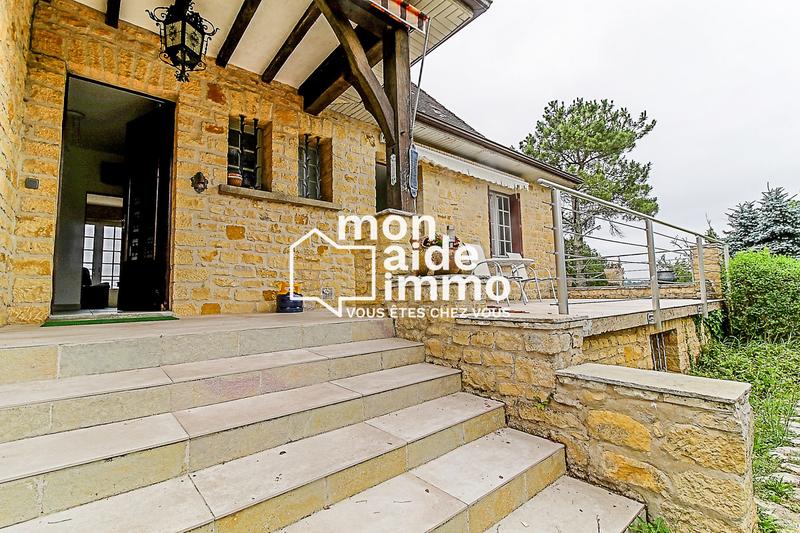 Maison - 244 m² - 8 pièces