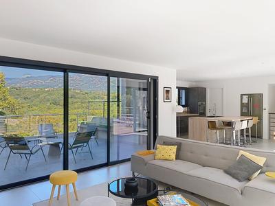 Maison contemporaine - 170 m² - 6 pièces