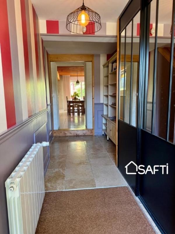 Maison - 245 m² - 8 pièces