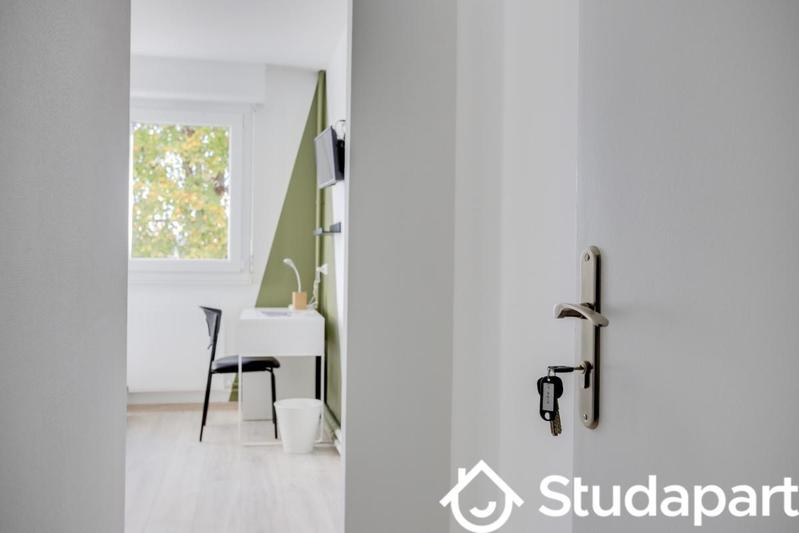 Chambre - 11 m² - 1 pièce