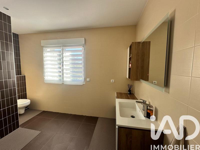 Maison - 328 m² - 6 pièces