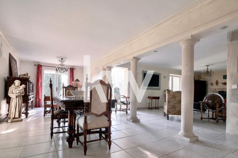 Mas - 278 m² - 7 pièces