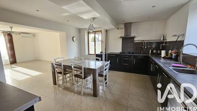 Maison - 197 m² - 6 pièces