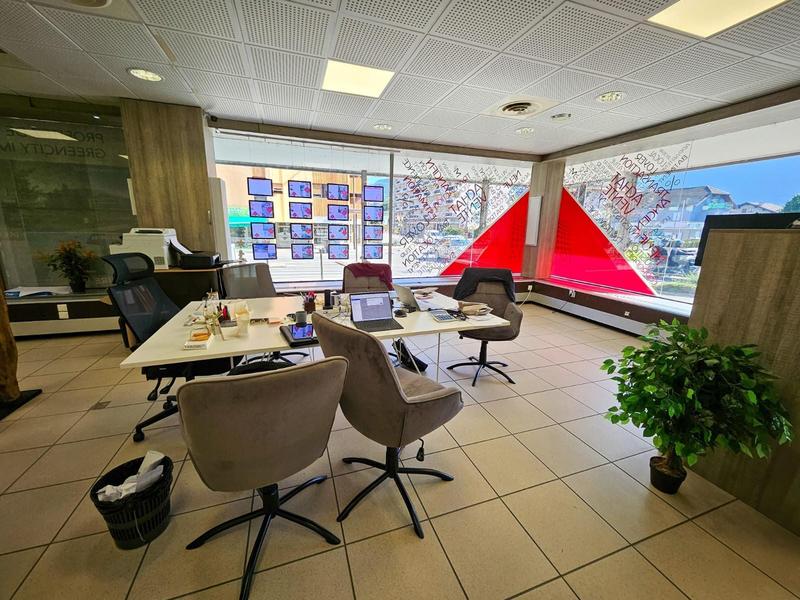 Local commercial - 102 m² - 2 pièces