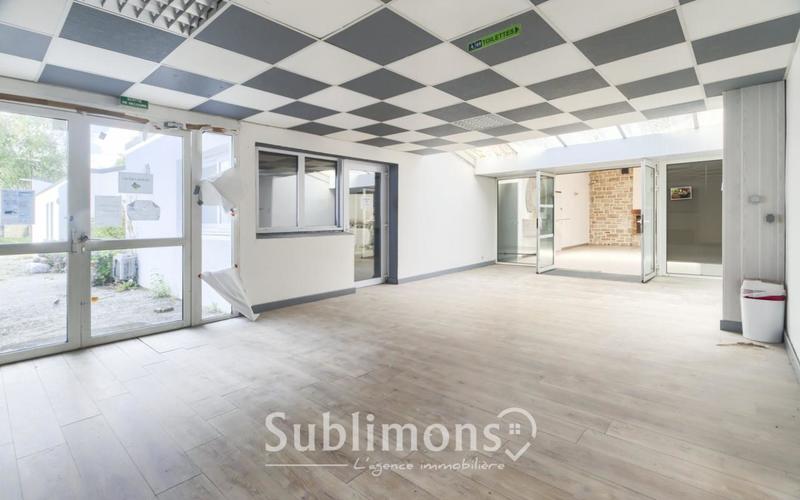 Local commercial - 1 140 m² - 14 pièces