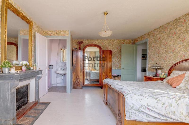 Maison de maîtres - 244 m² - 8 pièces