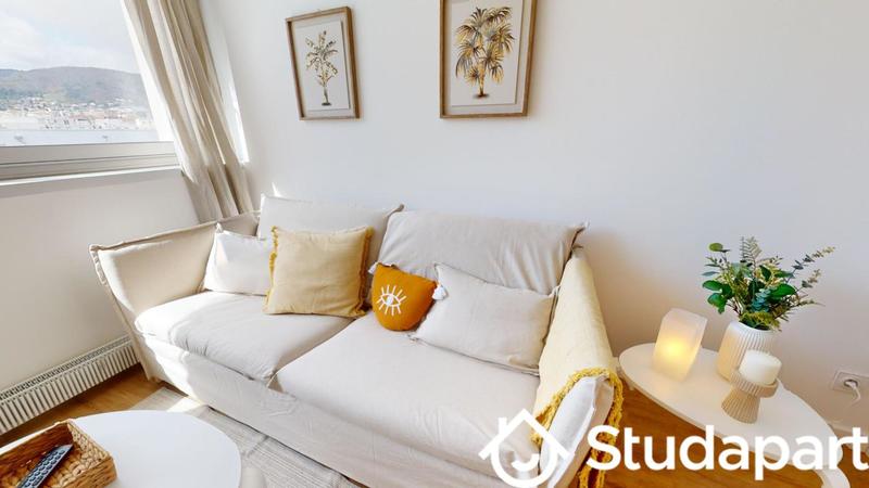 Chambre - 9 m² - 1 pièce