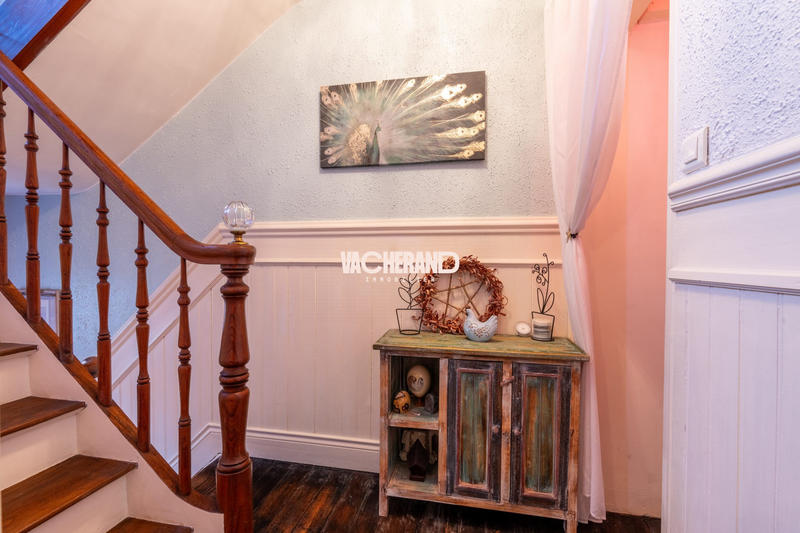 Maison - 210 m² - 7 pièces