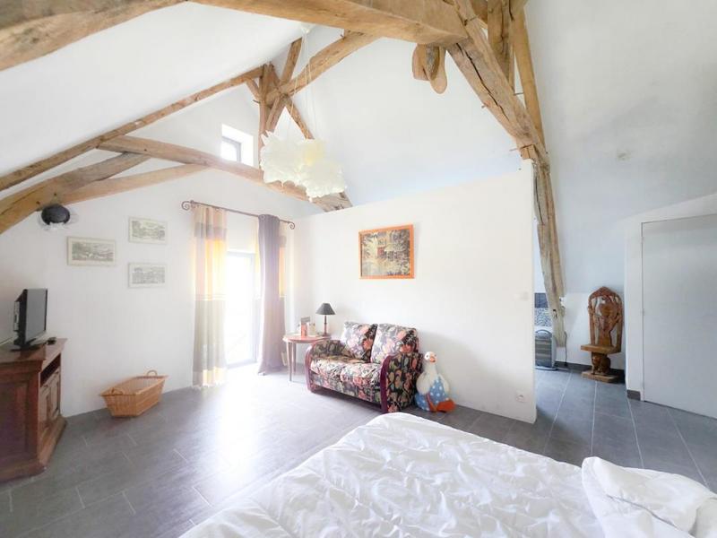 Maison - 220 m² - 5 pièces