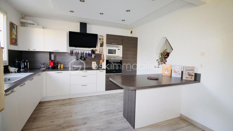 Maison - 98 m² - 6 pièces