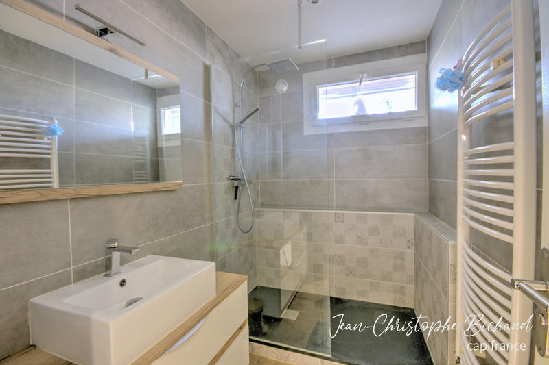 Appartement - 93 m² - 4 pièces