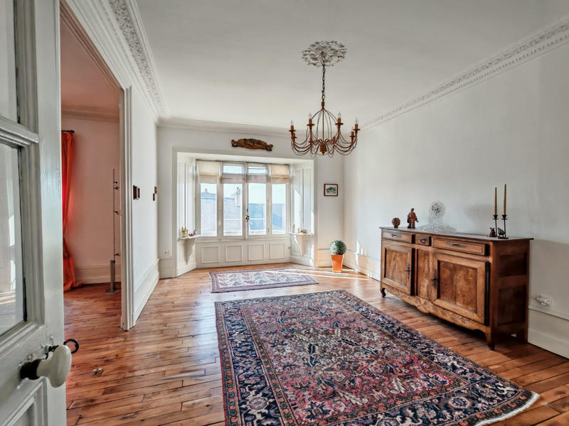 Appartement - 185 m² - 4 pièces