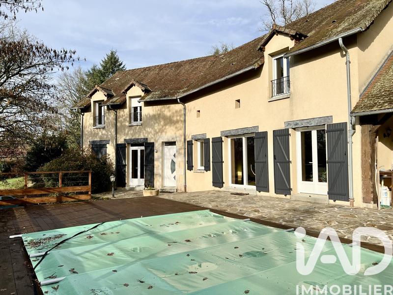 Maison - 235 m² - 7 pièces