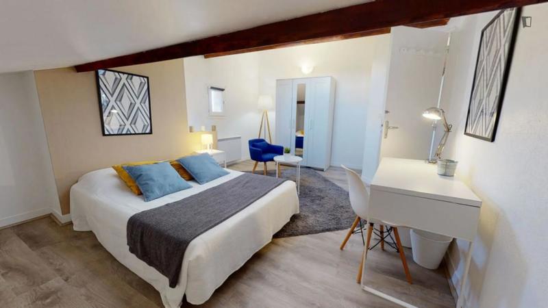 Chambre - 18 m² - 5 pièces