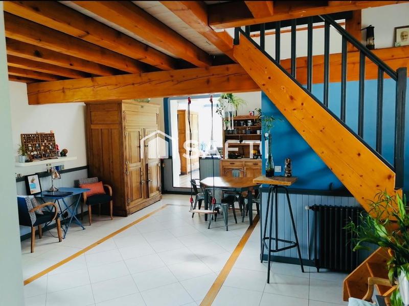 Maison - 205 m² - 10 pièces