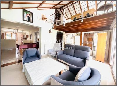 Maison - 142 m² - 7 pièces