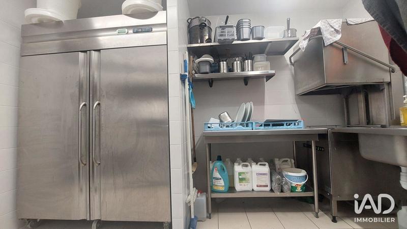 Local commercial - 216 m²