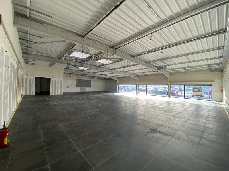Local commercial - 564 m²