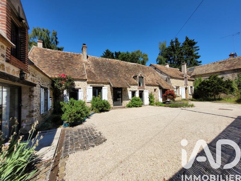 Maison - 280 m² - 10 pièces