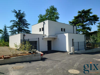 Maison - 141 m² - 5 pièces