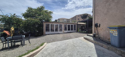 Villa - 235 m² - 8 pièces