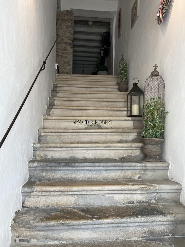 Mas - 519 m² - 12 pièces