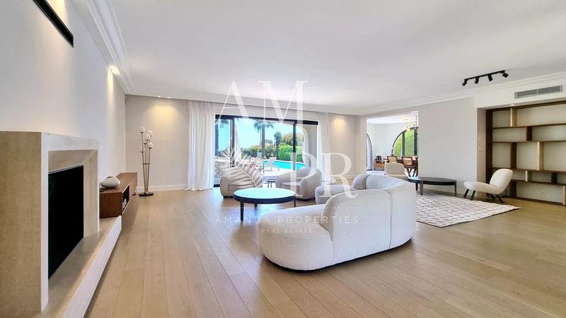 Villa - 253 m² - 6 pièces