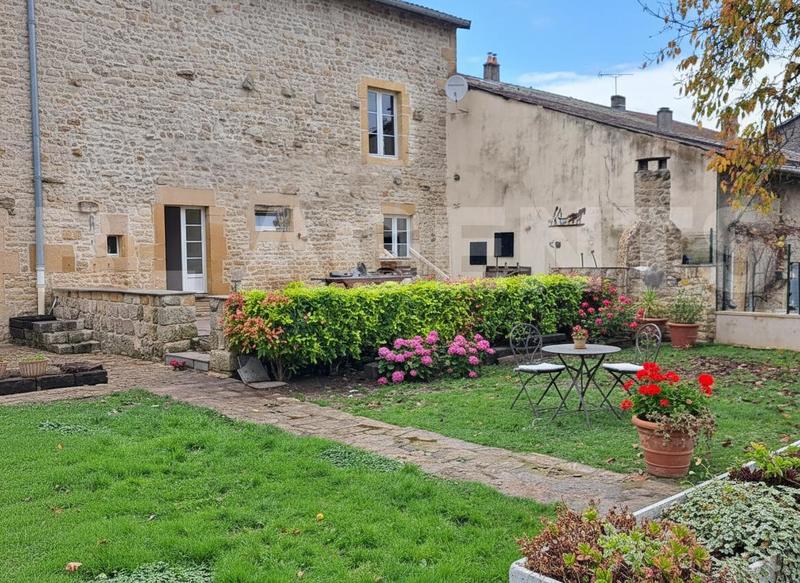 Maison - 213 m² - 10 pièces