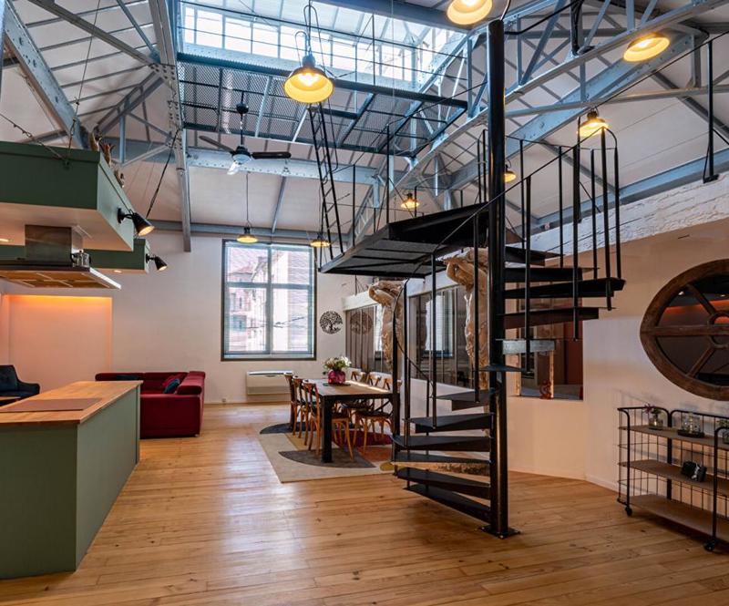 Loft - 148 m² - 3 pièces