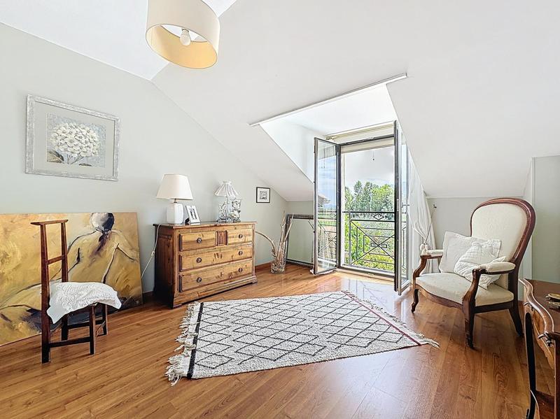 Maison - 172 m² - 10 pièces