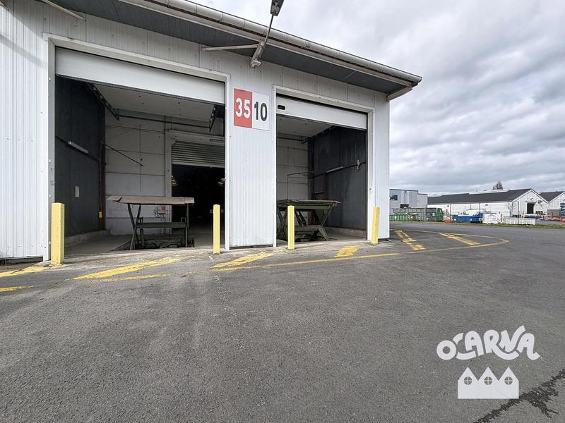 Entrepôt - 1 035 m²