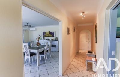 Maison - 227 m² - 8 pièces