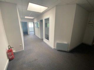 Local d'activités - 67 m² - 3 pièces