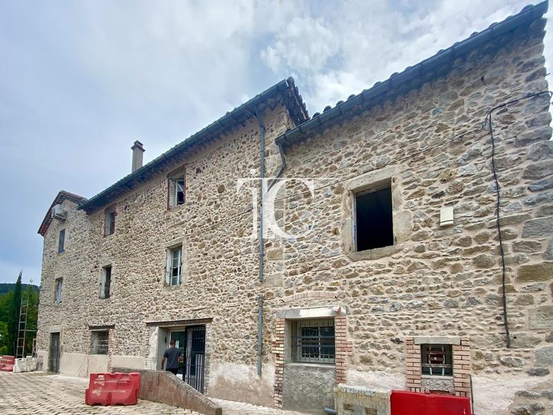 Maison ancienne - 130 m² - 17 pièces