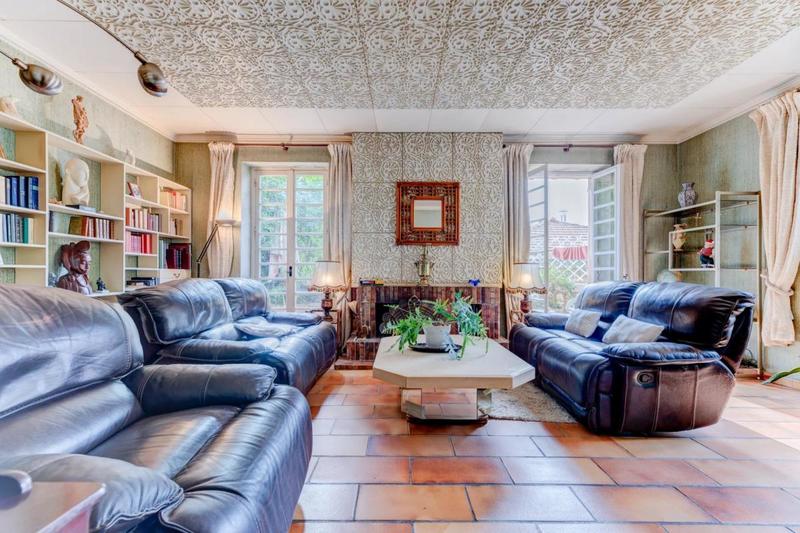 Villa - 230 m² - 8 pièces