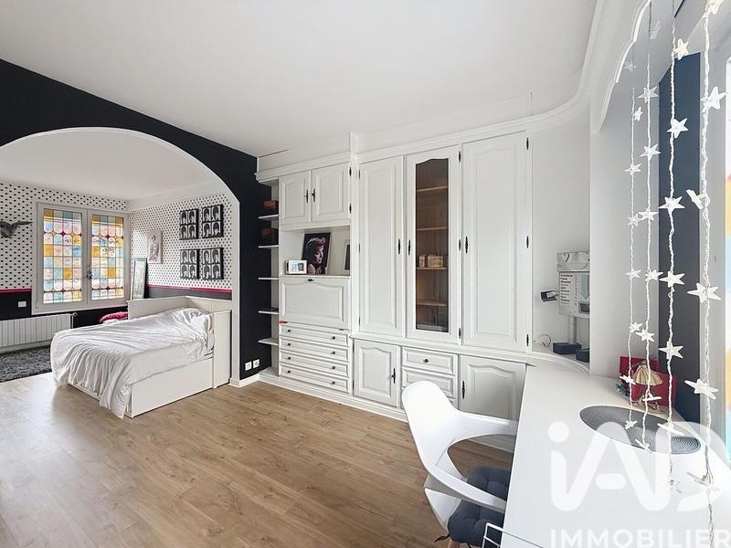 Maison - 291 m² - 12 pièces